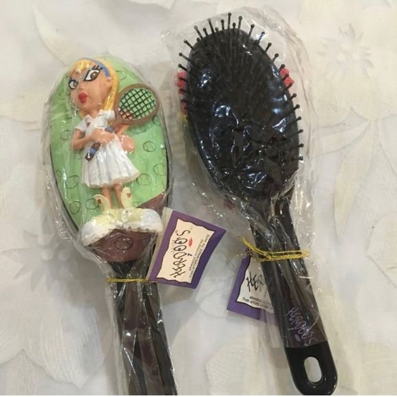 HERDOOS Whimsical Hairbrushes (2) Tennis And PJ’s - Picture 3 of 6